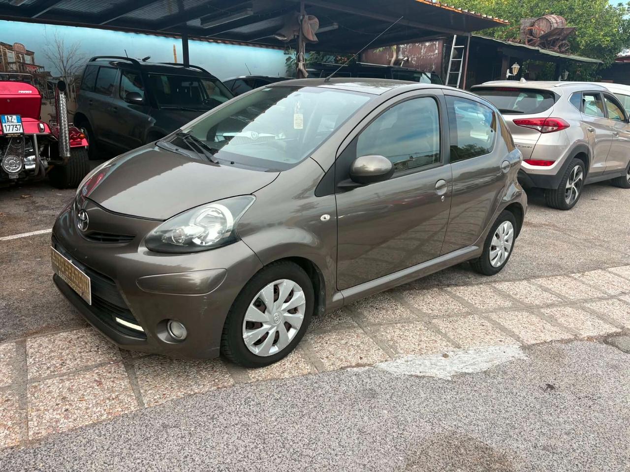 Toyota Aygo 1.0 12V VVT-i 5 porte Lounge Connect MMT