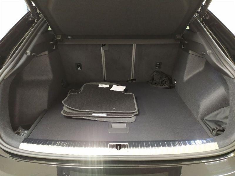 Audi Q3 Sportback 35 2.0 tdi Identity Black s-tronic