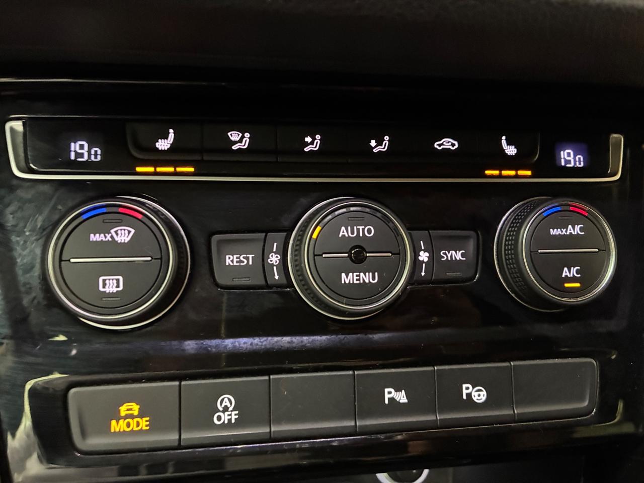 Volkswagen Touran 2.0 TDI 150 CV SCR DSG Executive BlueMotion Tech.