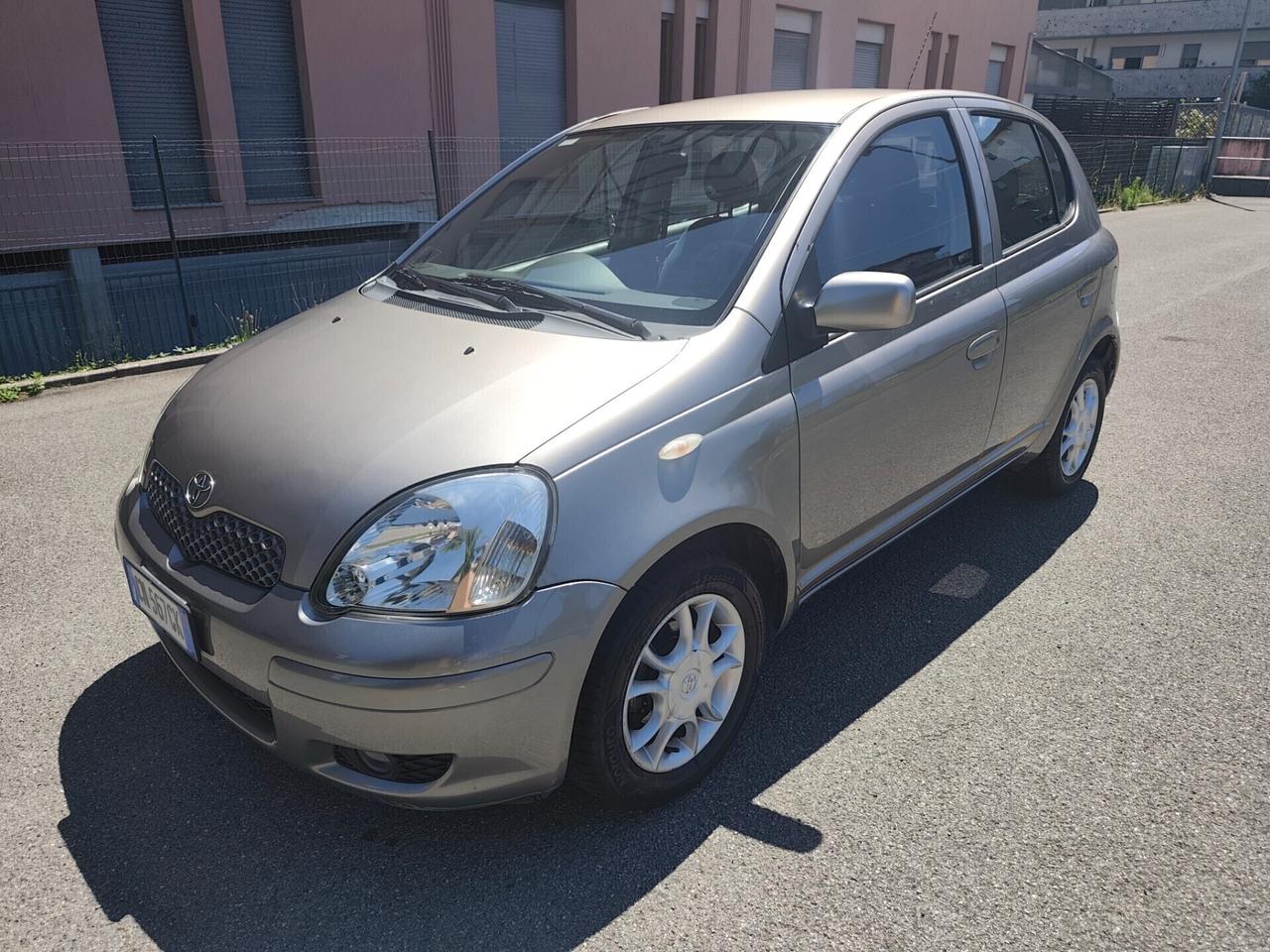 Toyota Yaris 1.0i Benz euro 4 5 porte