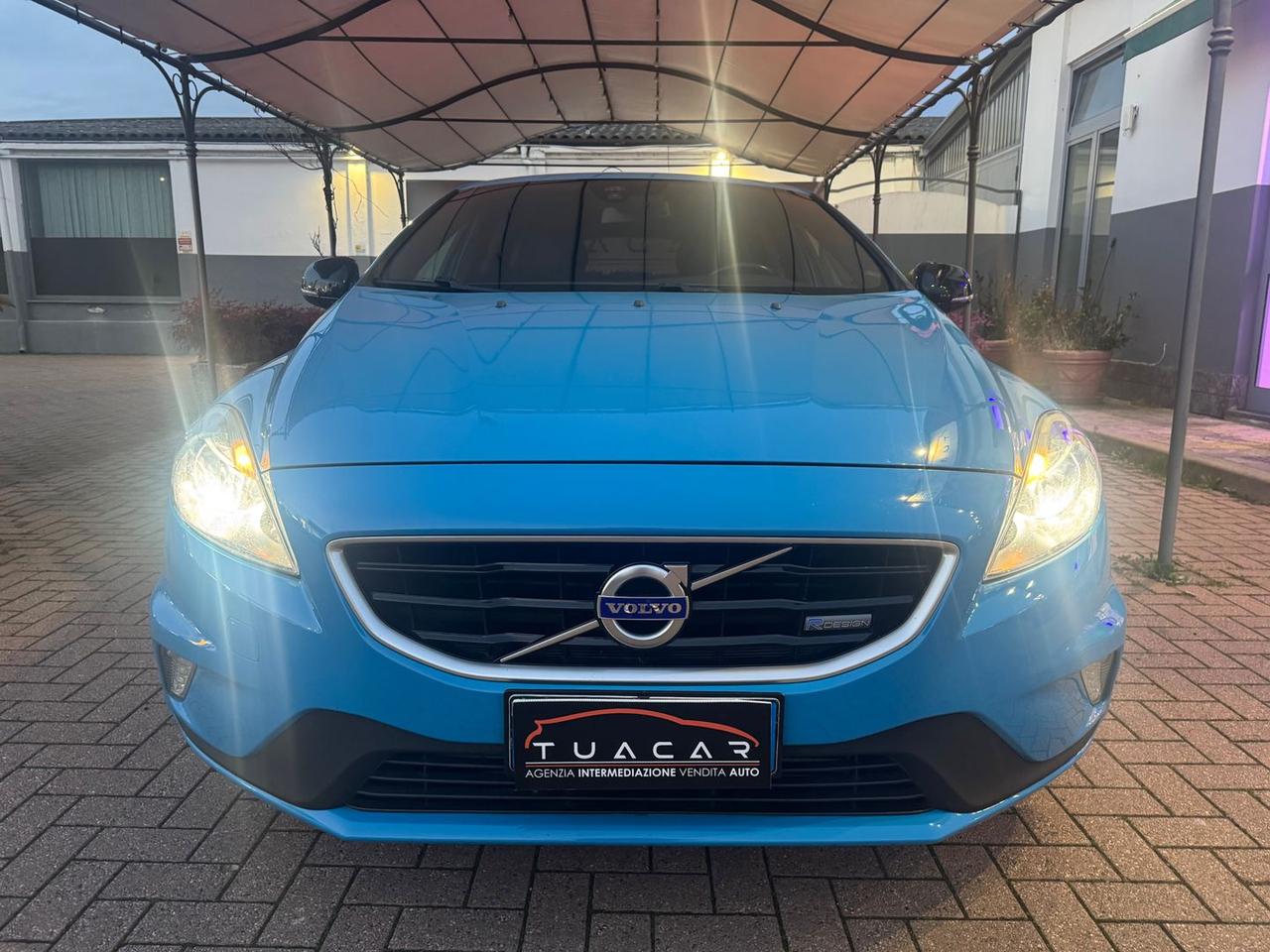 Volvo V40 R Design Momentum 2.0 D4 #9303