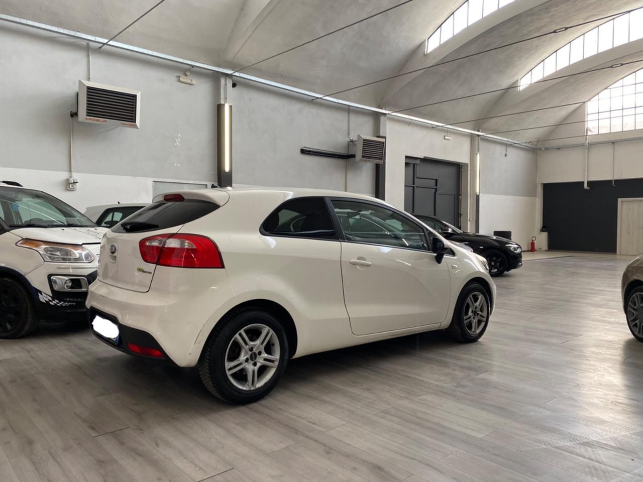 Kia Rio 1.1 CRDi WGT 3p. EX