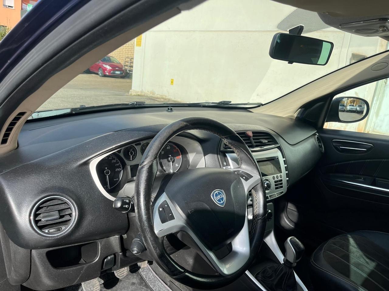 Lancia Delta 1.6 MJT DPF Platino