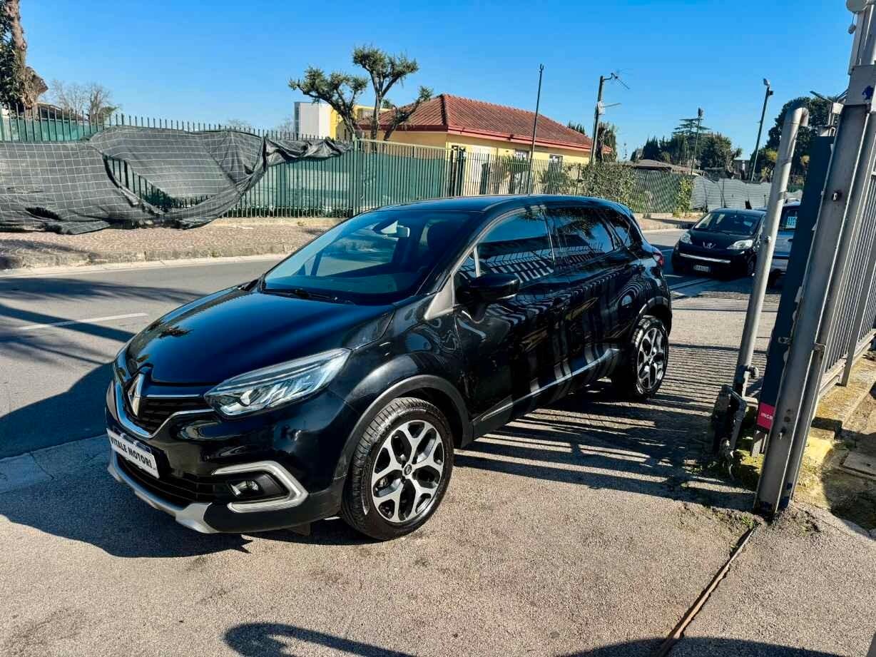RENAULT CAPTUR 1.5 dCi 110 CV *FARI FULL LED