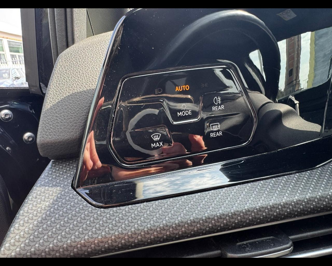 VOLKSWAGEN Golf 8ª serie - Golf 2.0 TDI 150 CV DSG SCR R-Line