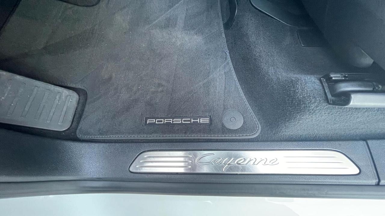 Porsche Cayenne 3.0 Diesel V6 Platinum Edition 240 CV Trazione Integrale