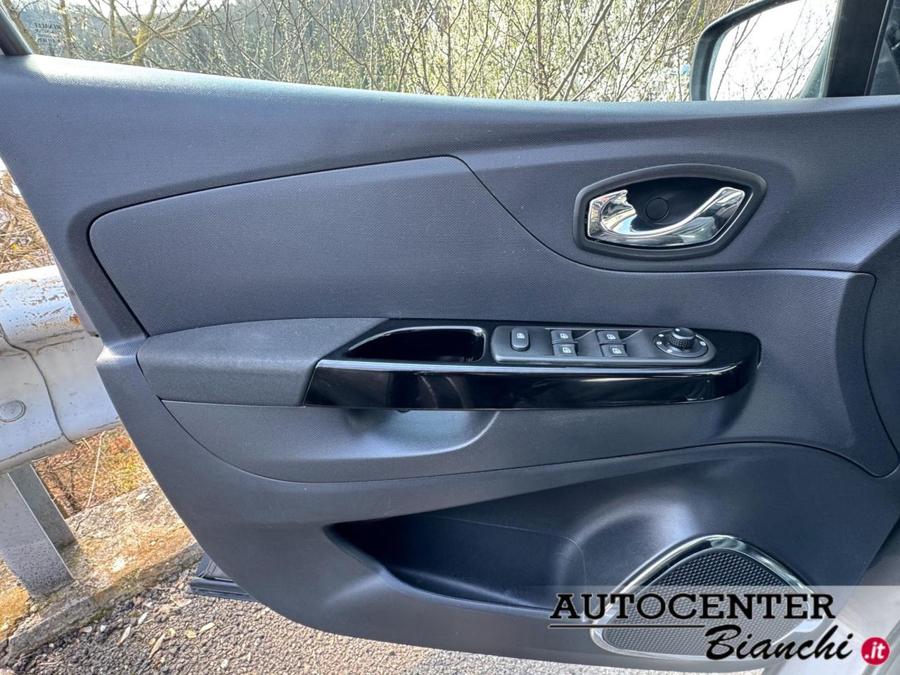 Renault Captur 1.5 dci Intens (energy r-link) 110cv