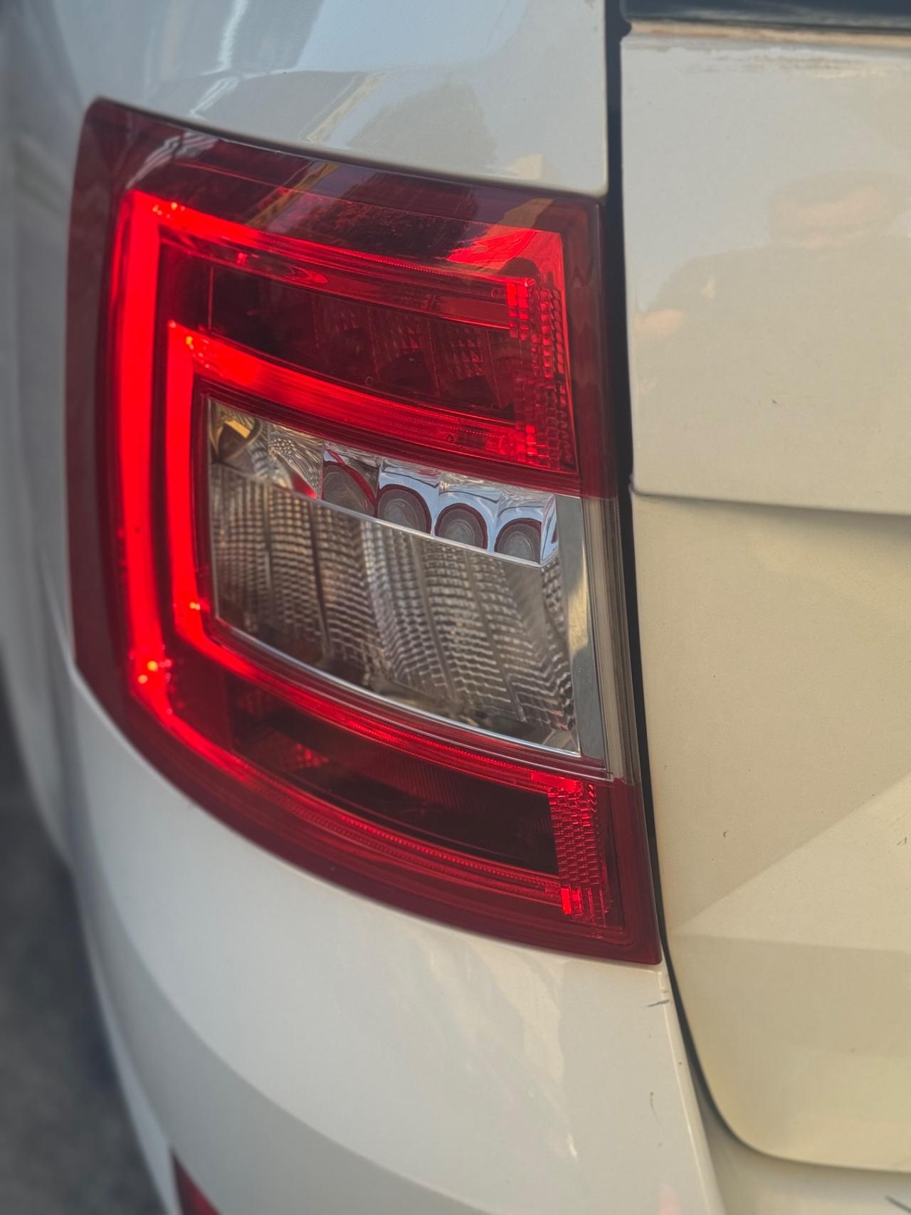 Skoda Octavia 1.6 TDI CR 115 CV DSG Executive