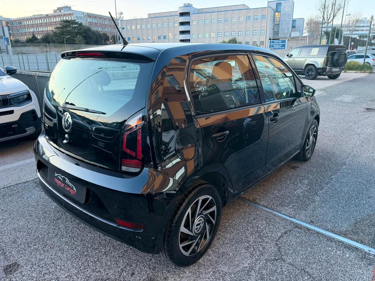 Volkswagen up! 1.0 75 CV 5p. high