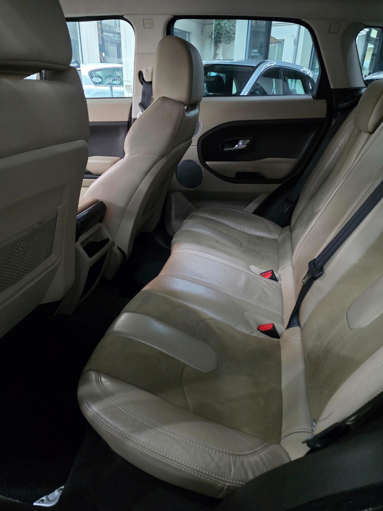 Land Rover Range Evoque 2.2 TD4 5p. Pure