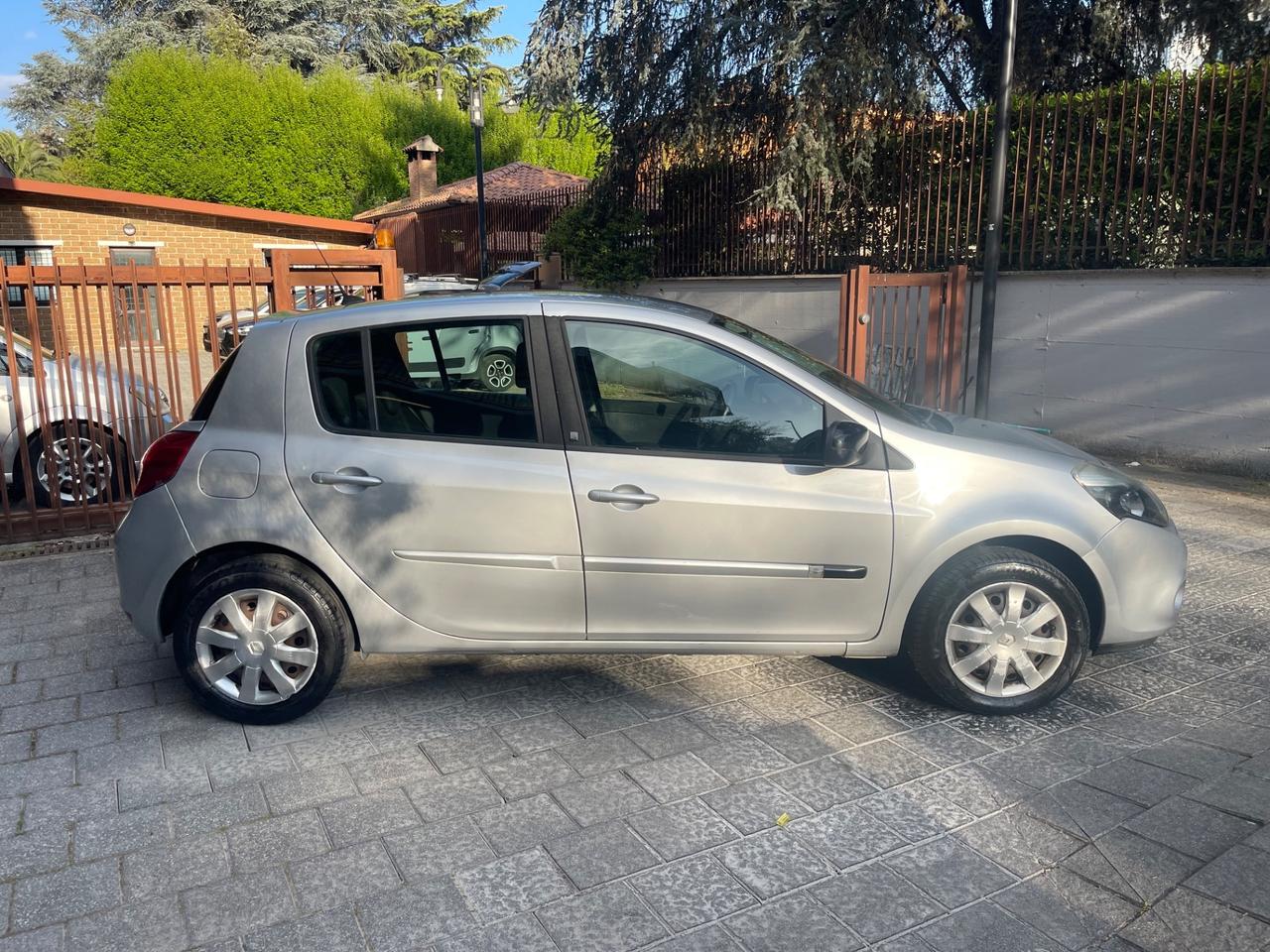 Renault Clio 1.2 16V 5 porte Dynamique