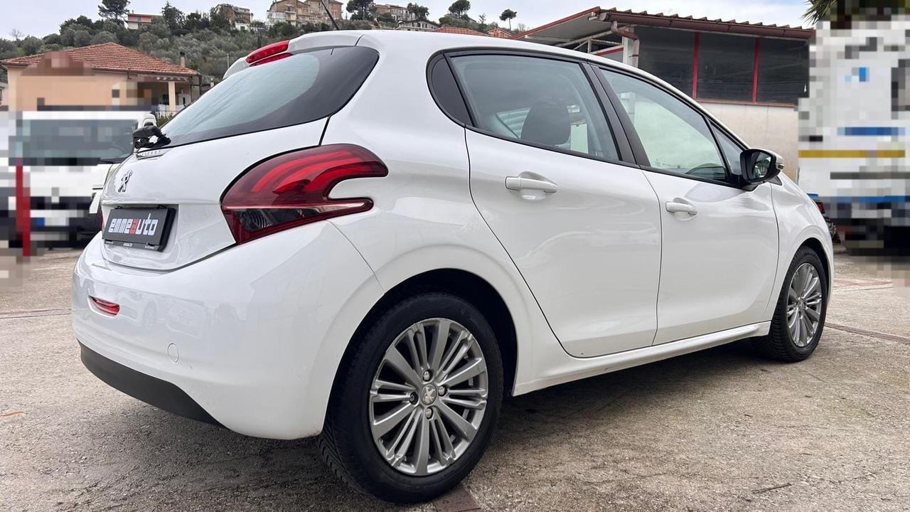 Peugeot 208 1.6 HDi 75cv Allure