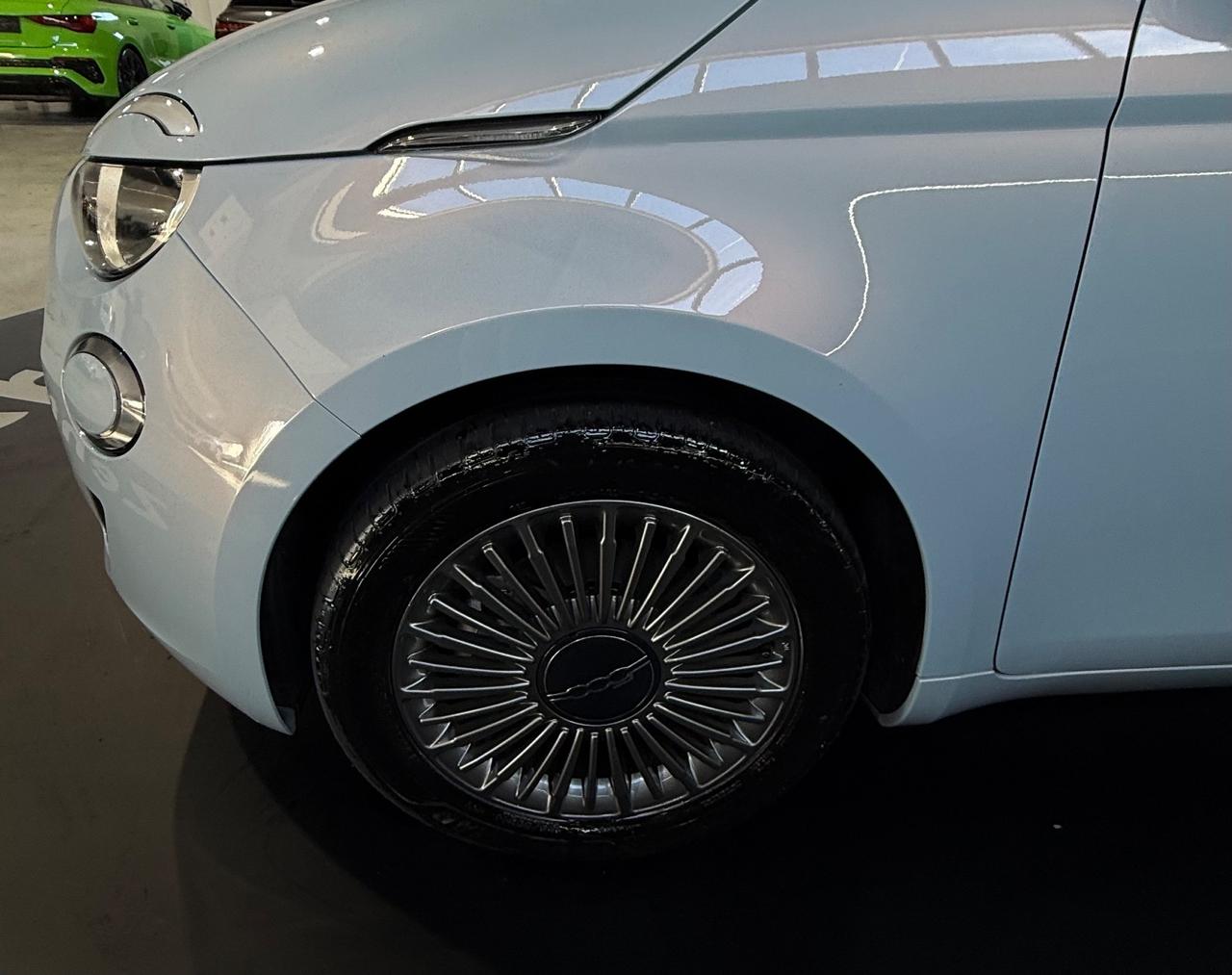 Fiat 500 500e Berlina 42 kWh Passion