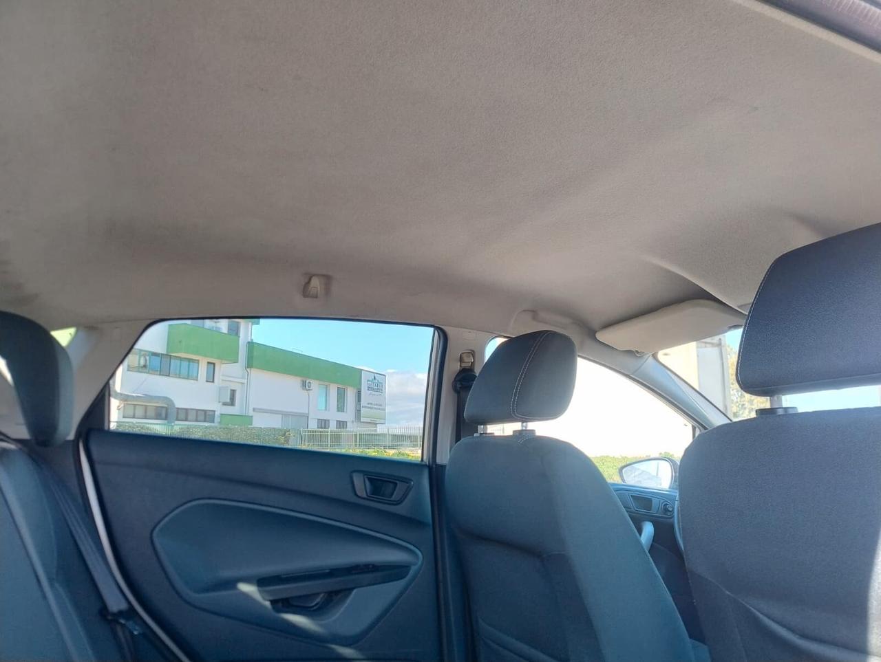 Ford Fiesta 1.4 TDCi 68CV 5 porte Titanium