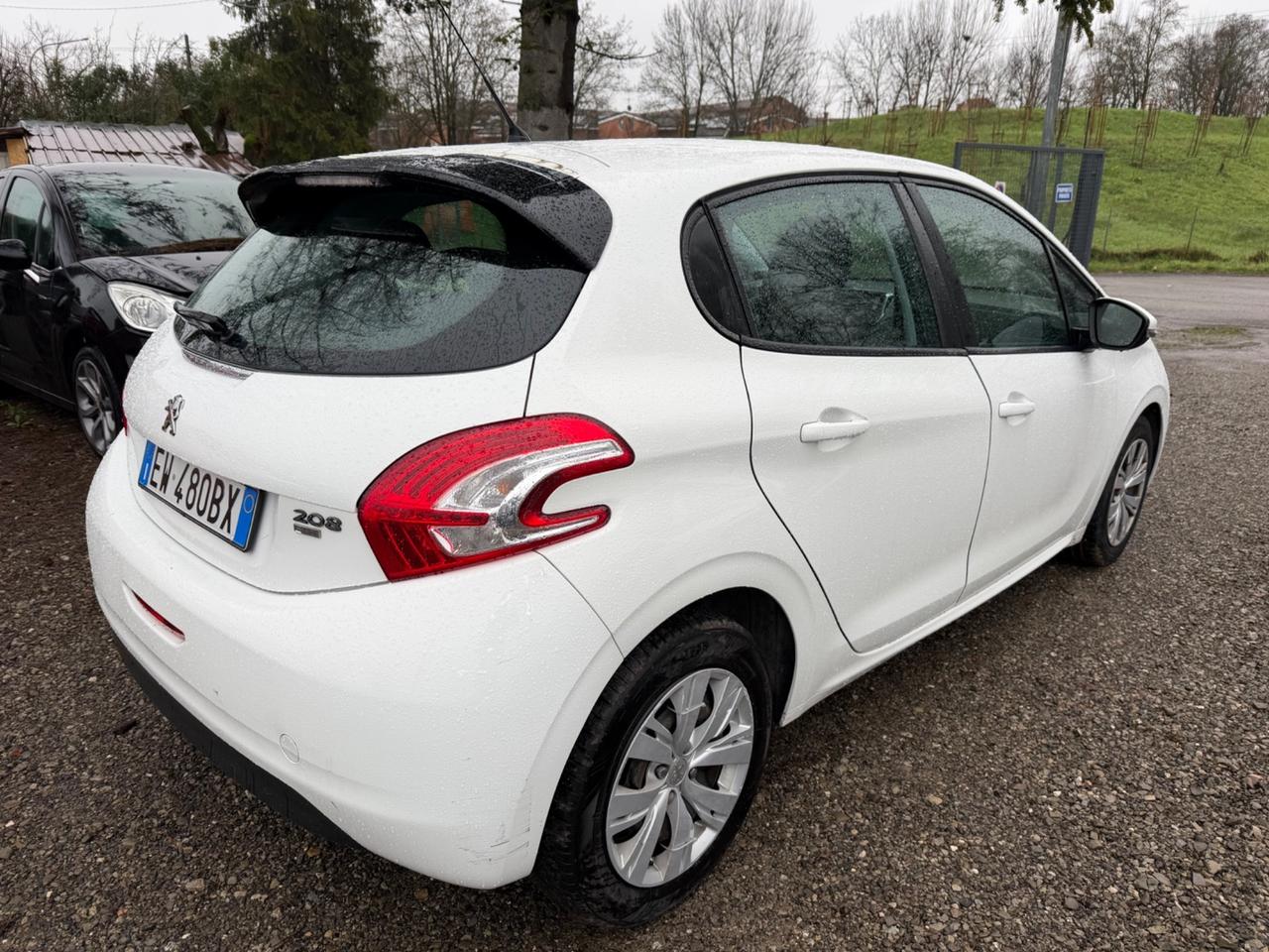 Peugeot 208 1.4 e-HDi 68 CV S&S robotizzato 5 porte Active
