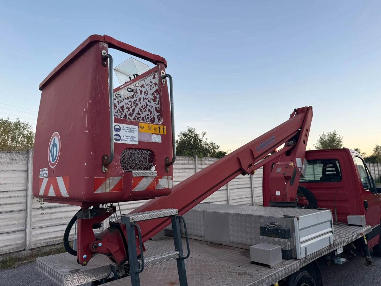 Iveco Daily 35 2.3 CON PIATTAFORMA E CESTELLO