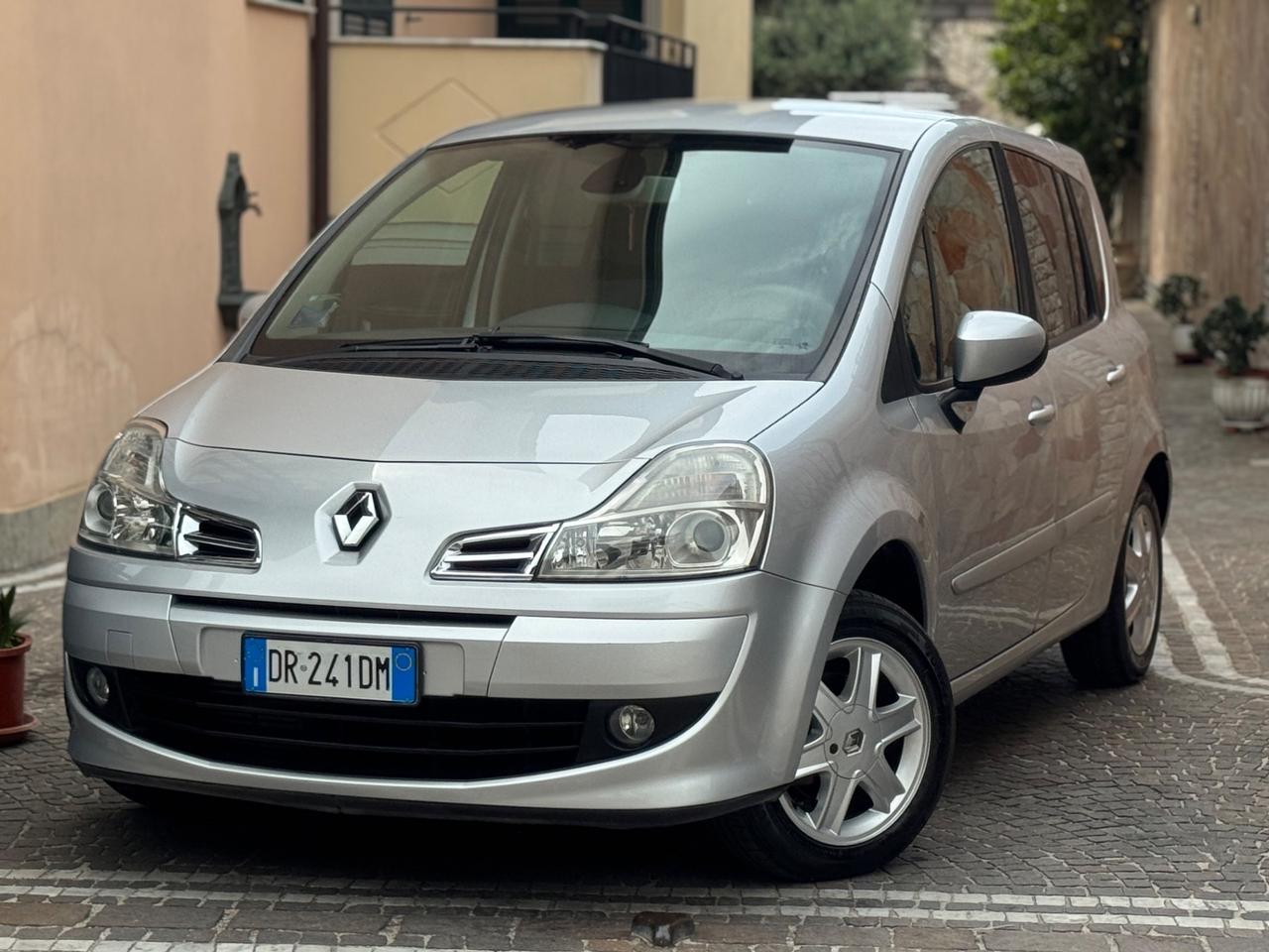 Renault Modus Grand 1.5 dCi 105CV Dynamique