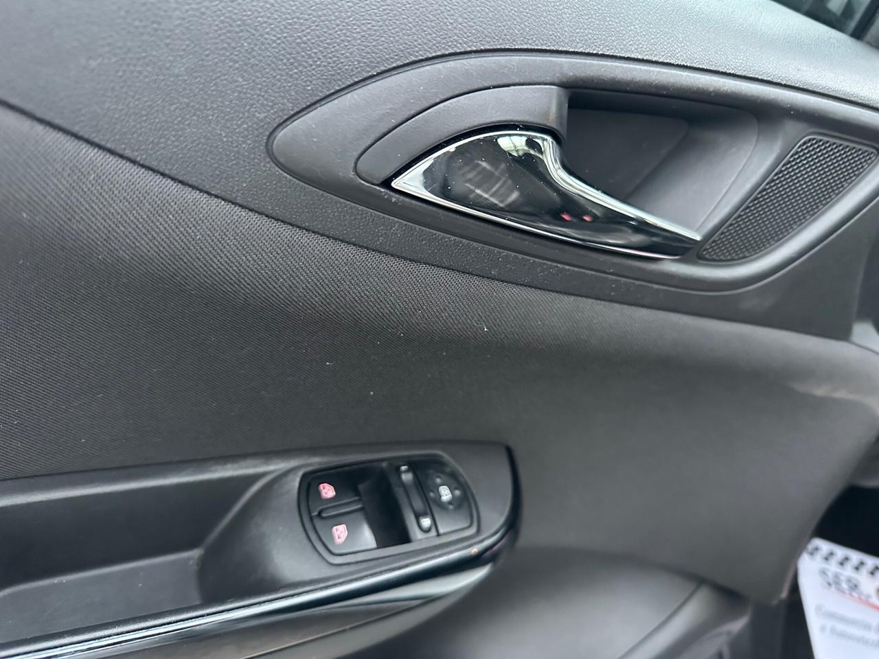 Opel Corsa 2016 1.2 69CV 5 porte b-Color