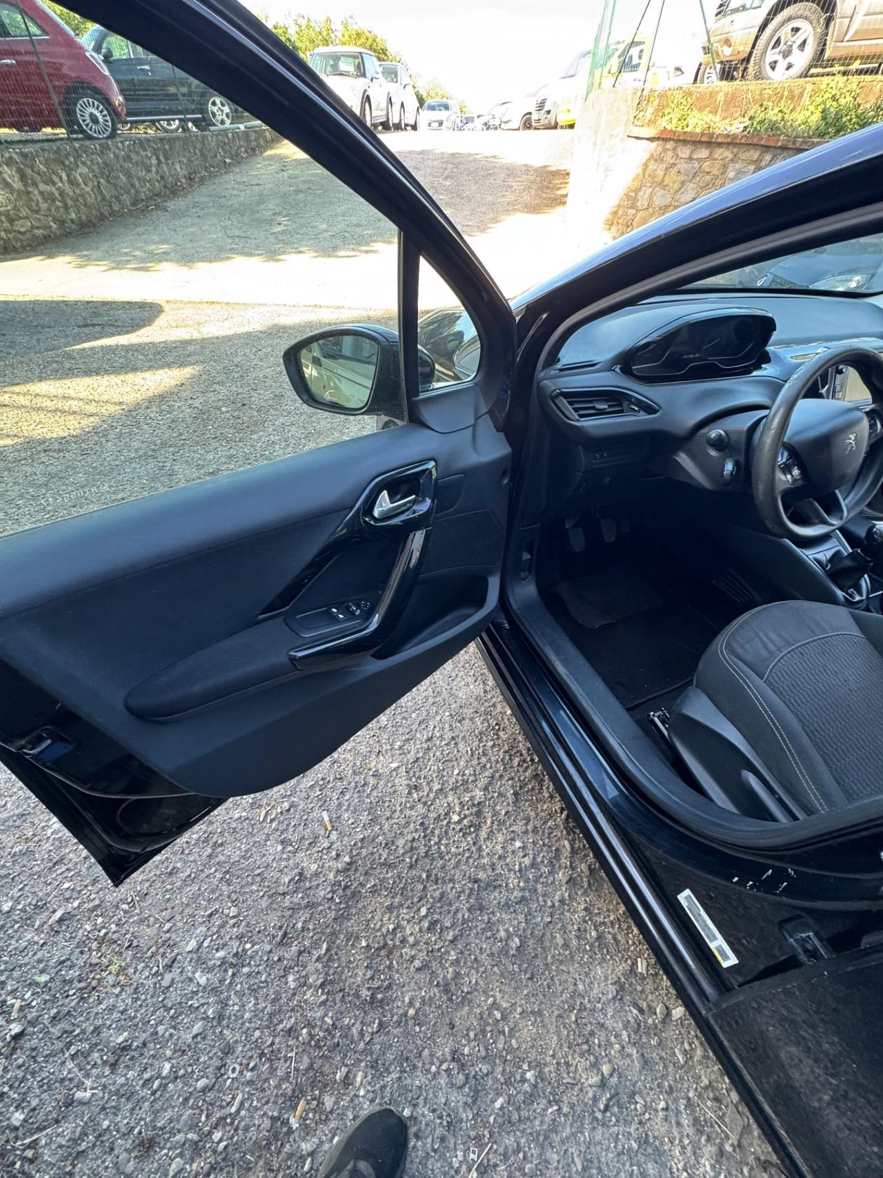Peugeot 208 PureTech 82 5p. GPL Allure