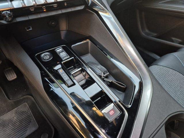 PEUGEOT 3008 Hybrid 136 e-DCS 6 Allure Pack
