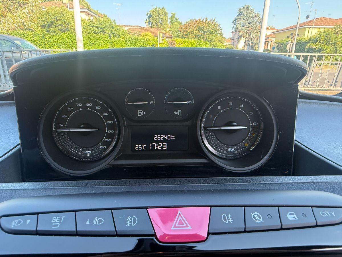 LANCIA - Ypsilon - 1.0 FireFly 5p.S&S Hyb. Platino