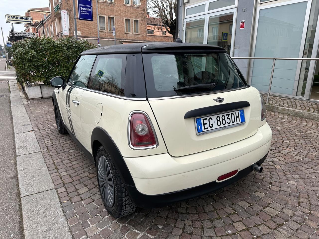 Mini 1.6 16V Cooper One (55kW)