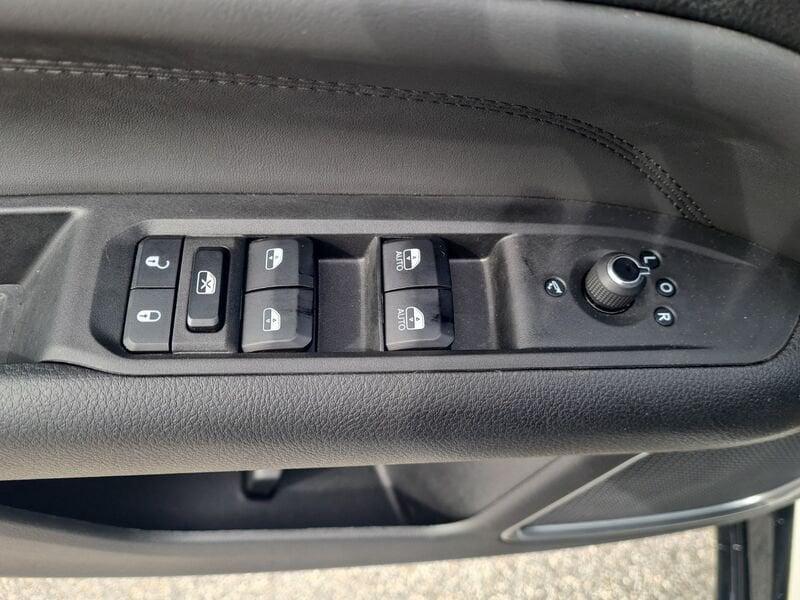 Jeep Compass e-Hybrid 1.5 Turbo MHEV T4 96kW Summit DDCT