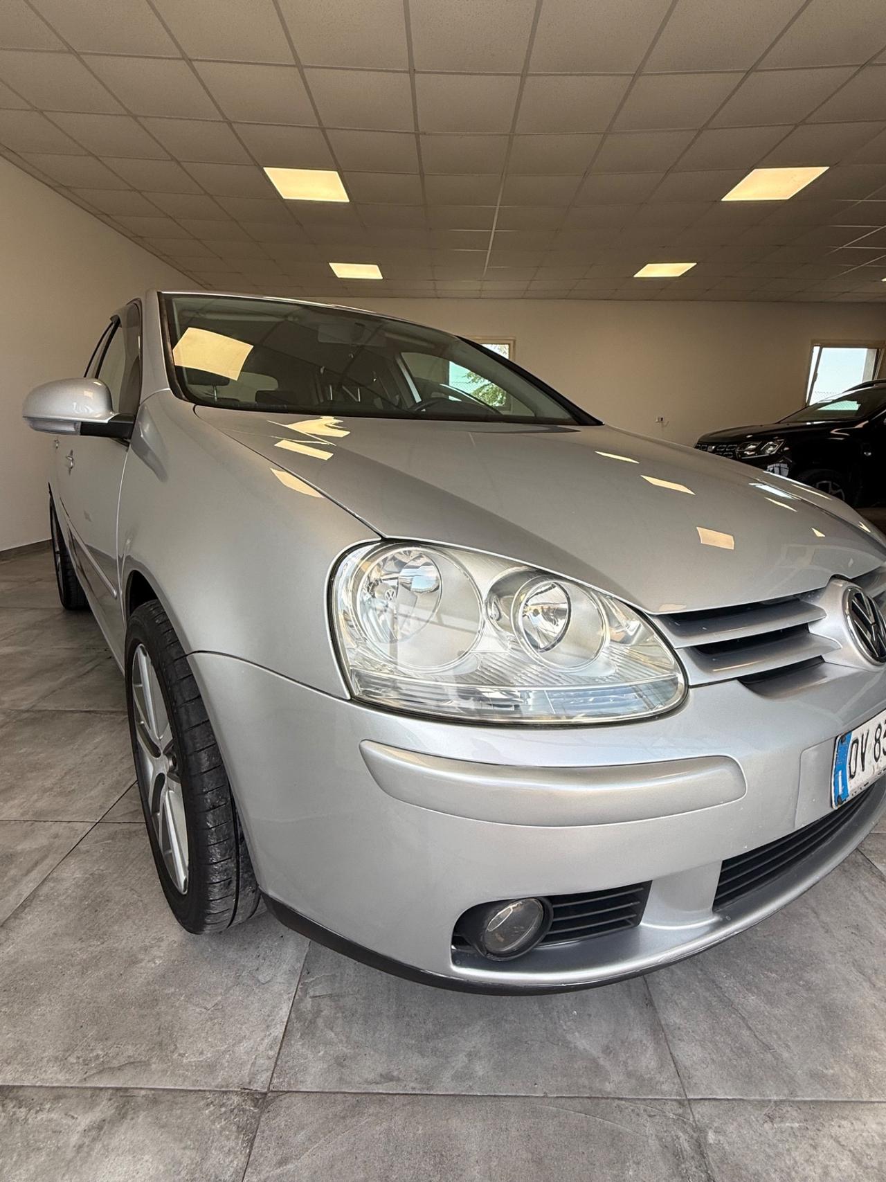 Volkswagen Golf 1.9 TDI DPF 5p. Sportline