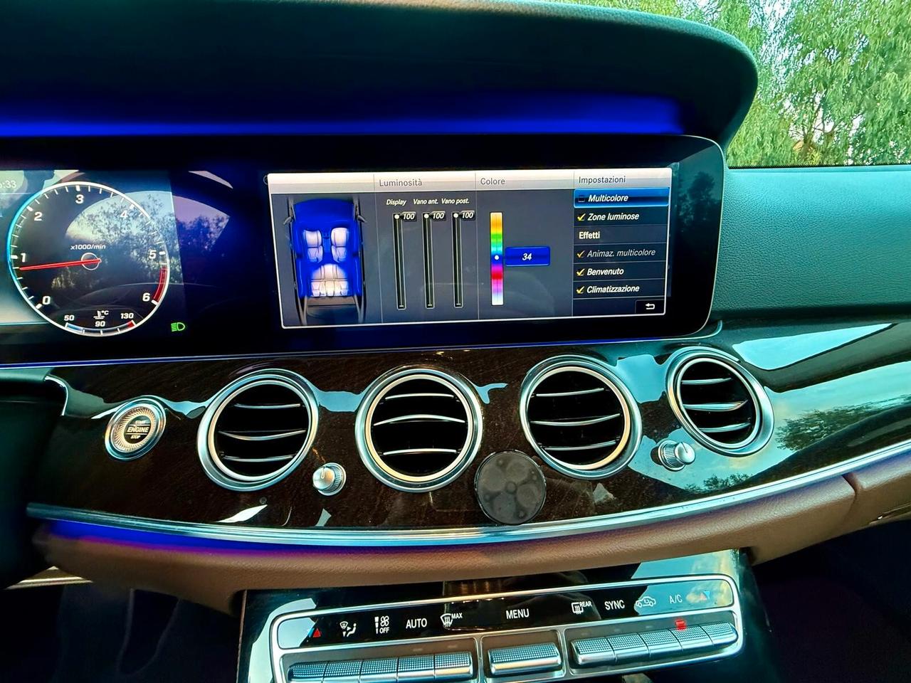 MERCEDES- BENZ KLASSE E 220 D 4MATIC AMG PREMIUM