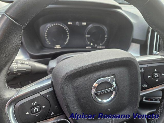 VOLVO XC40 automatico Business PLAGHIN