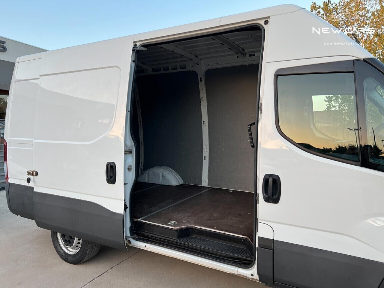 Iveco Daily 35S14SA8V 2.3HPT PLM-TM HI-MATIC