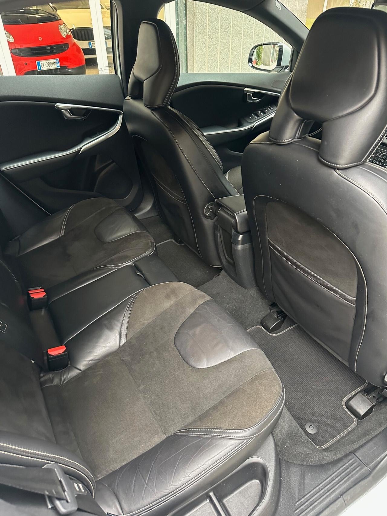 Volvo V40 D2 1.6 R-design Kinetic