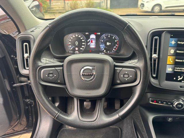 VOLVO XC40 T2 130CV MOMENTUM CORE