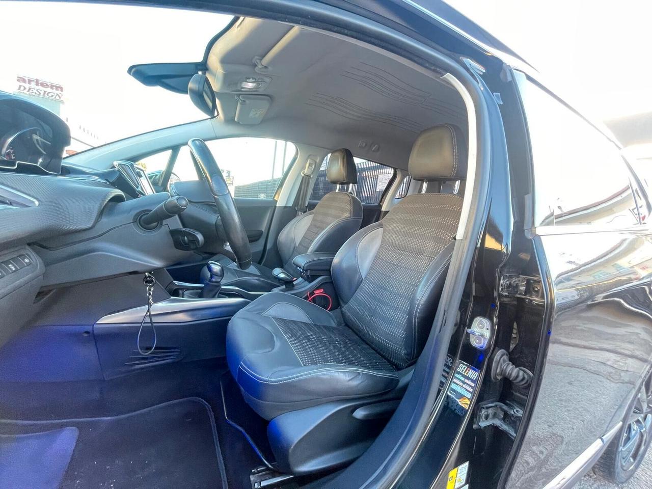 Peugeot 2008 1.6 e-HDi 92 CV Stop&Start Urban Cross