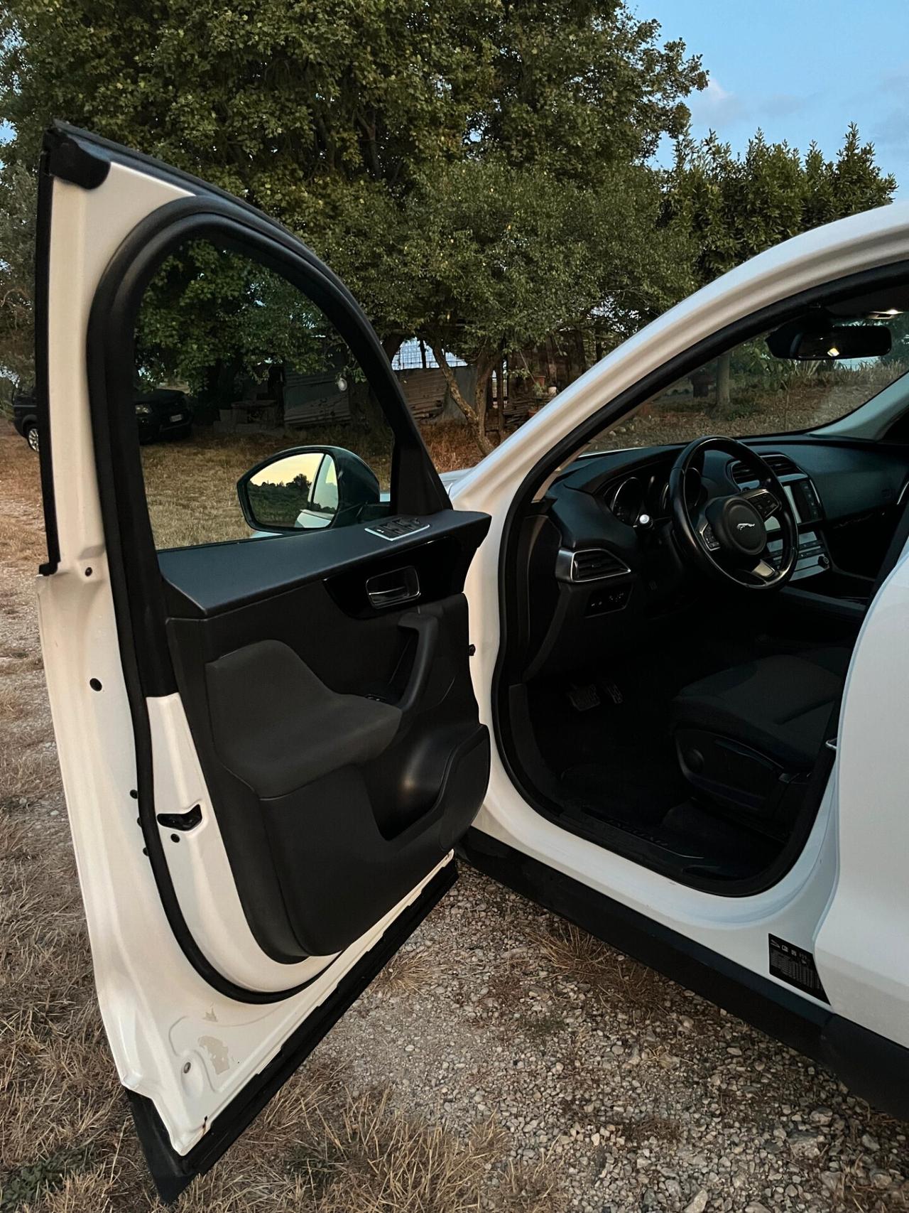 Jaguar F-Pace 2.0 D 180 CV AWD aut."MOTORE NUOVO"