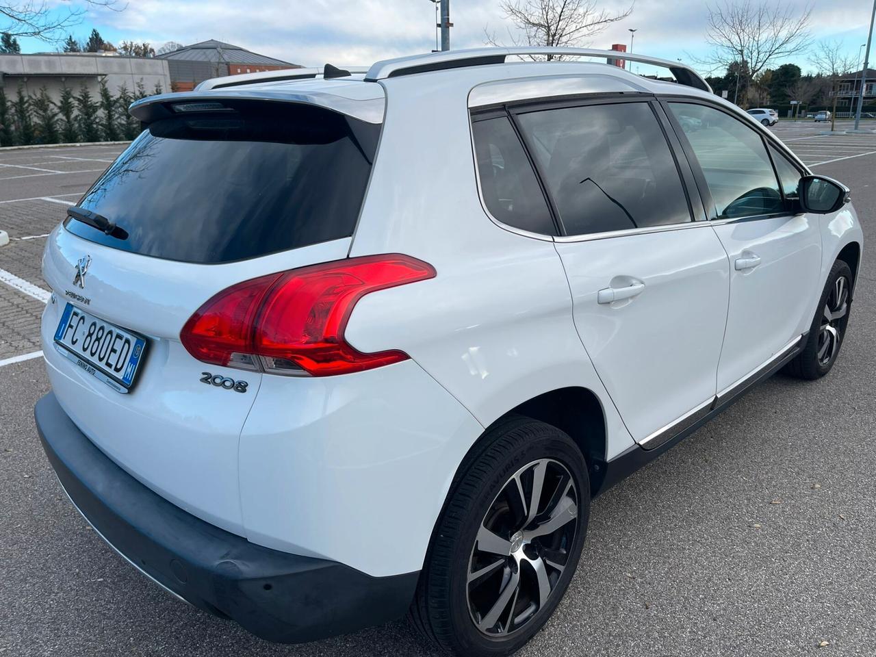 Peugeot 2008 PureTech Turbo 110 S&S Black Matt