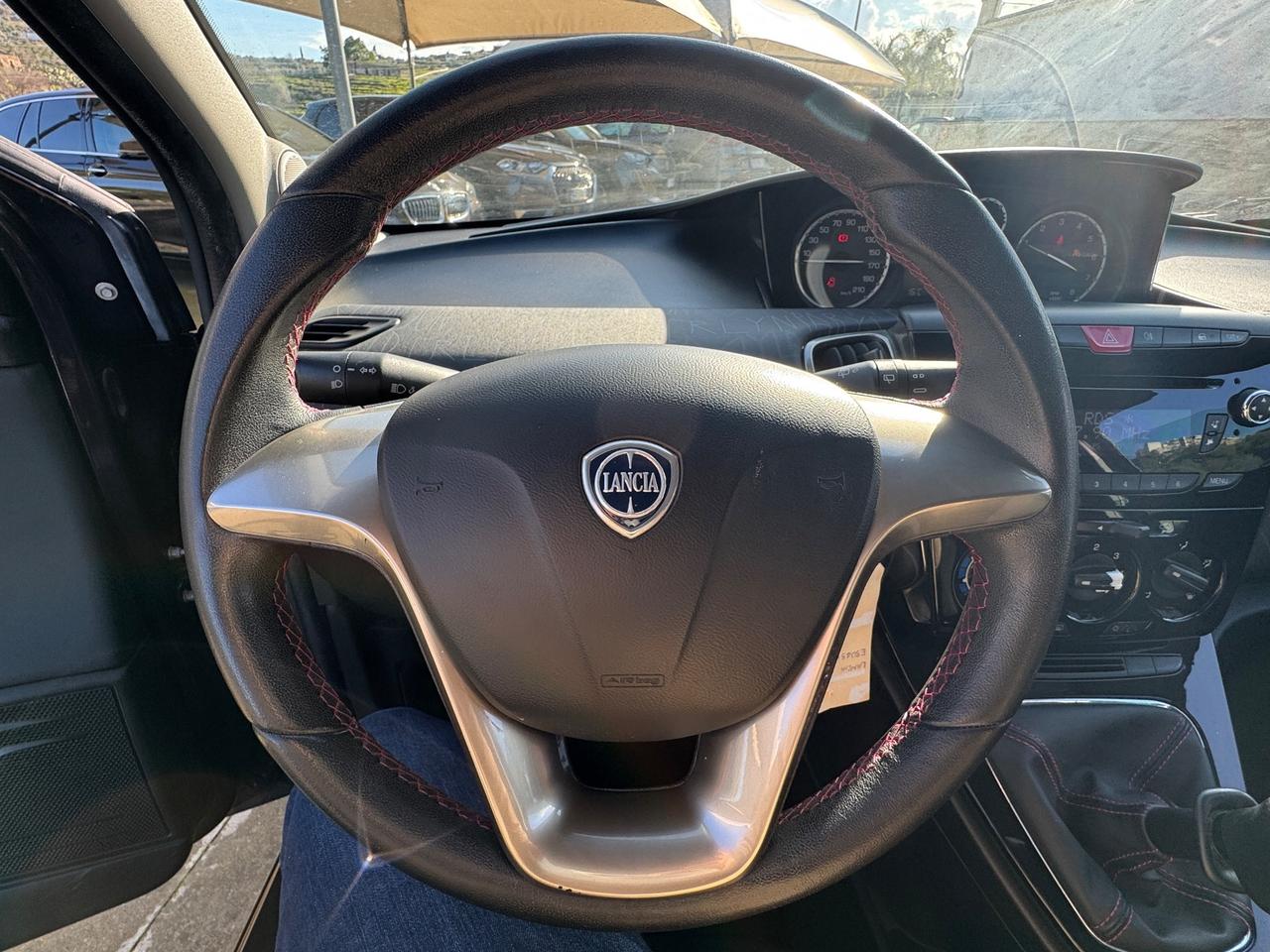 Lancia Ypsilon 1.2 5 porte