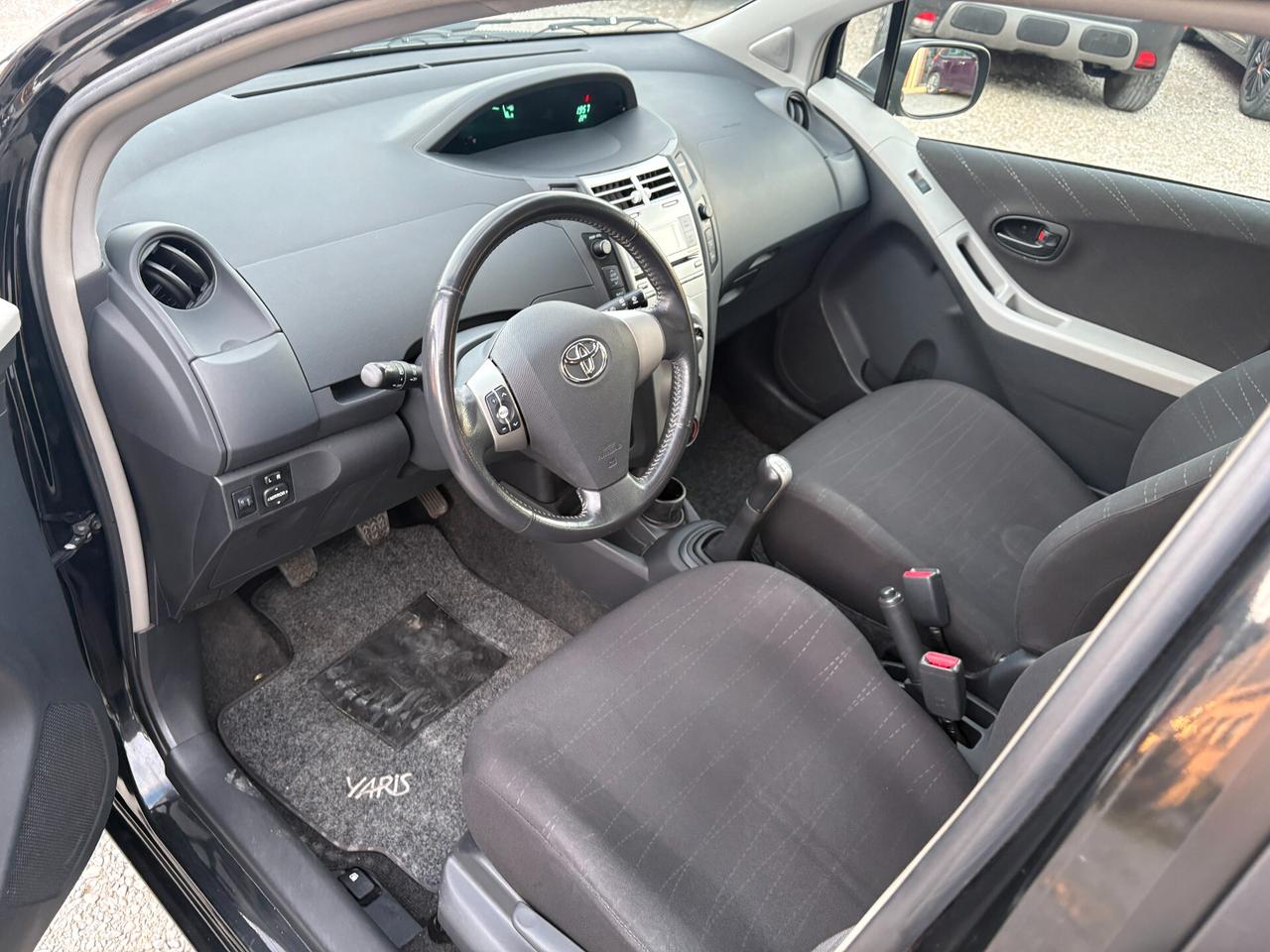 Toyota Yaris 1.0 Benz 51kw -Unico Proprietario