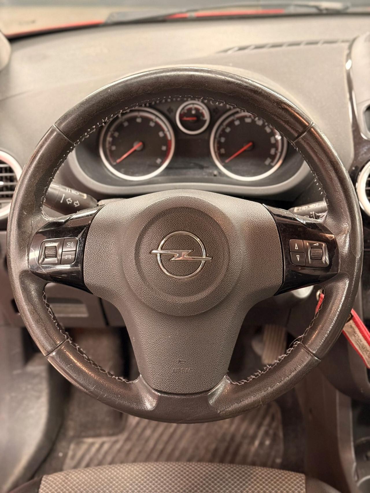 Opel Corsa 1.2 5 porte Cosmo