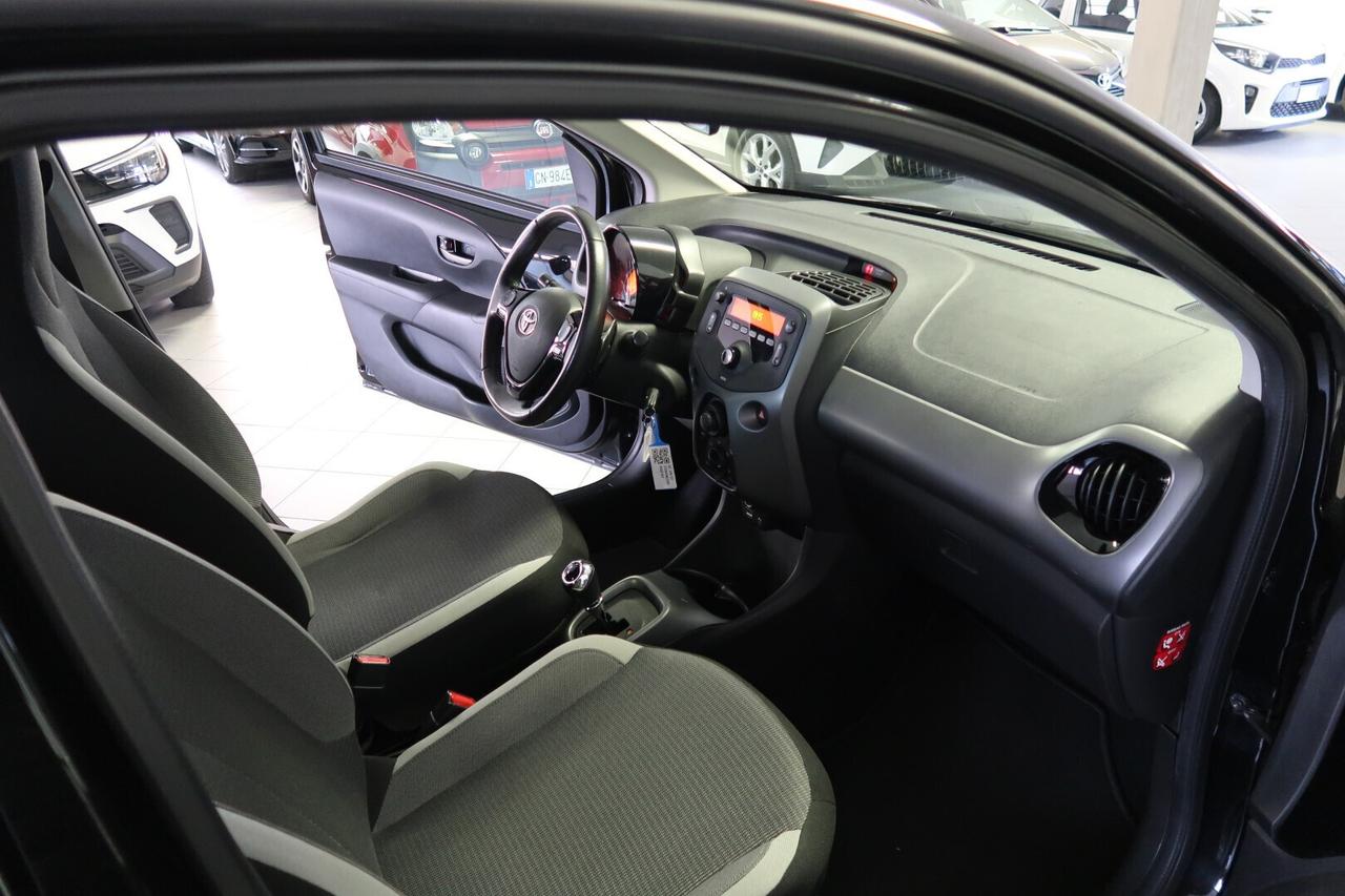 Toyota Aygo Connect 1.0 VVT-i 5 porte x-cool Automatica