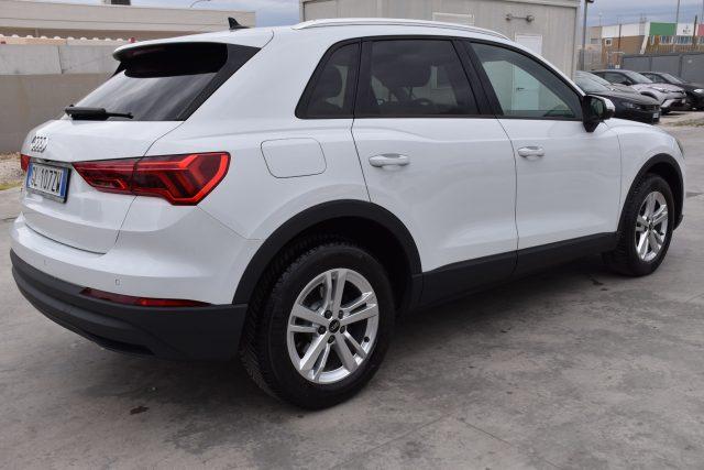 AUDI Q3 35 TDI S tronic Business Advanced