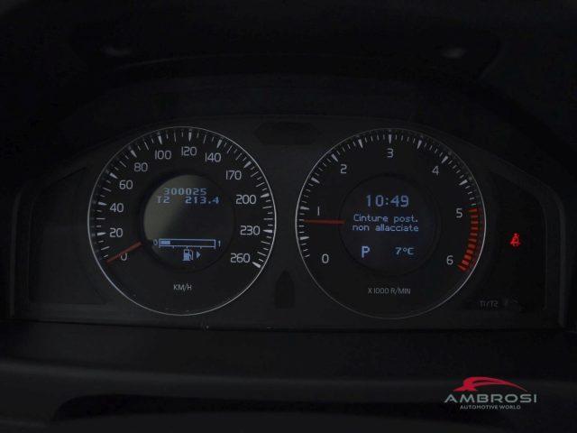 VOLVO XC70 2.4 D5 20V (185CV) cat AWD Momentum - PER OPERATOR