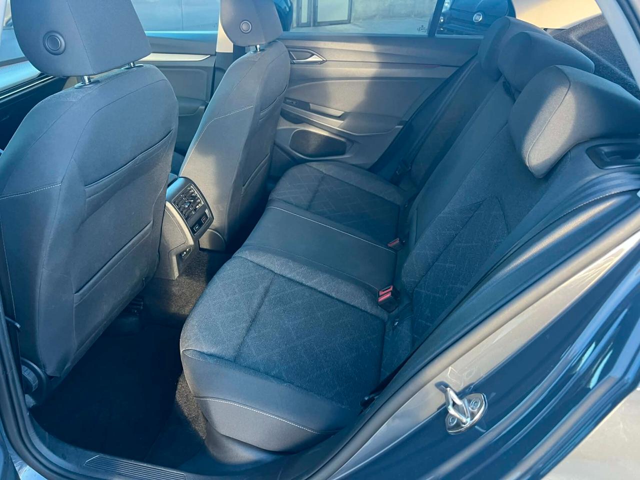 Volkswagen Golf 2.0 TDI DSG