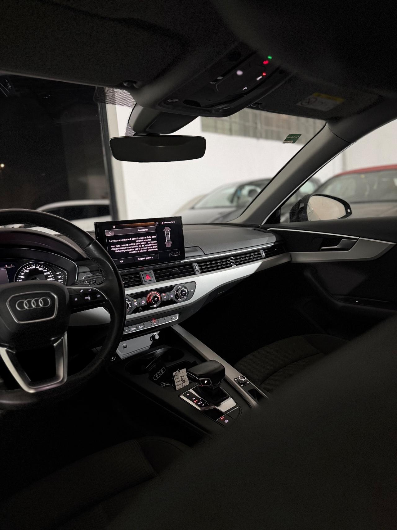 Audi A4 30 TDI/136 CV S tronic line edition