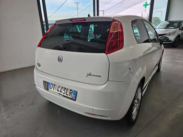 Fiat Grande Punto Grande Punto 3p 1.3 mjt 16v Active 75cv NEOPATENTATI