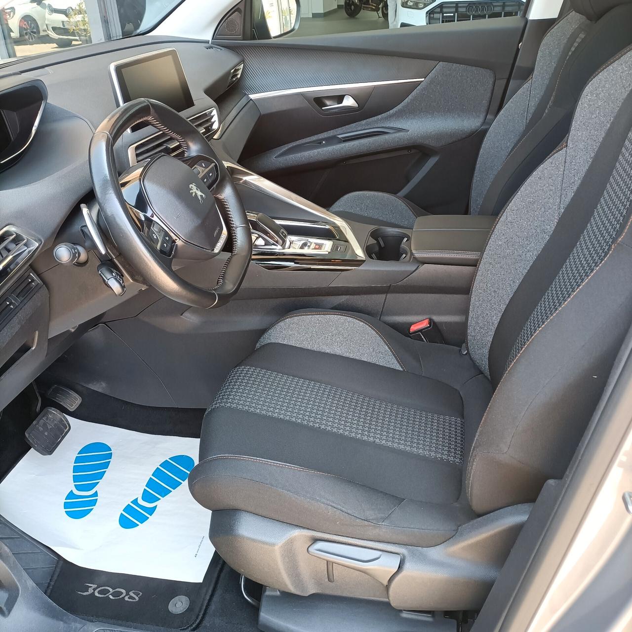 Peugeot 3008 BlueHDi 130 S&S EAT8 Business