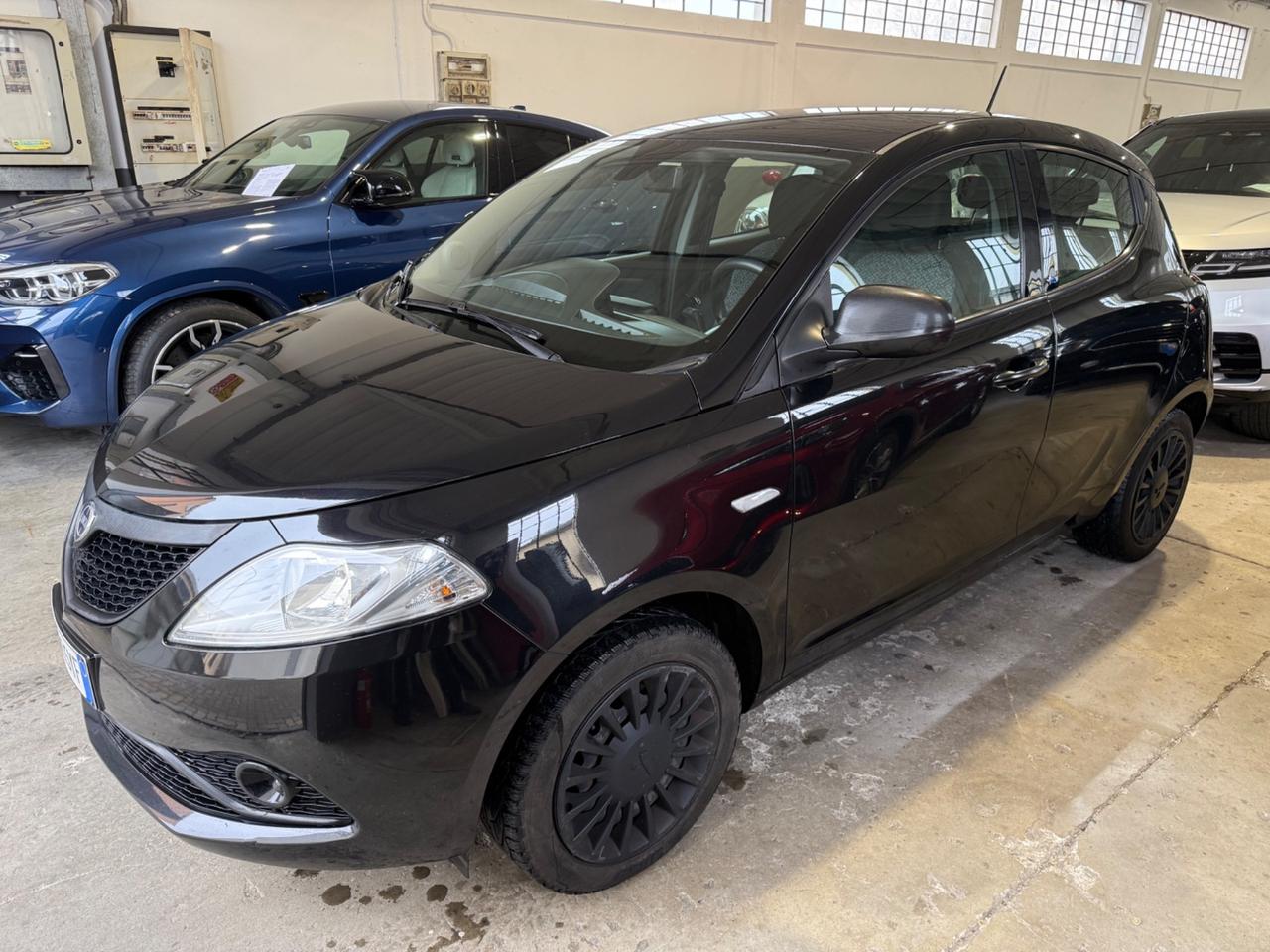 Lancia Ypsilon 1.2 69 CV 5 porte GPL Ecochic Black and Noir