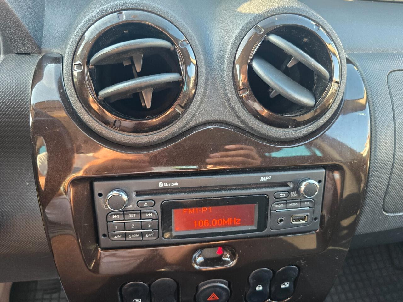 Dacia Duster 1.6 GPL di serie 110cv Lauréate