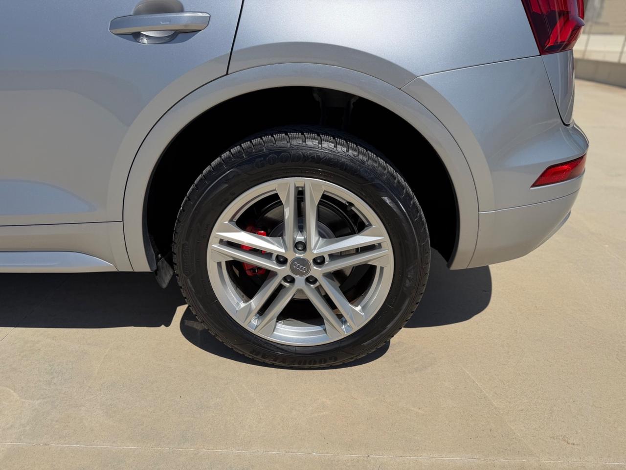 Audi Q5 40 TDI quattro S tronic line plus