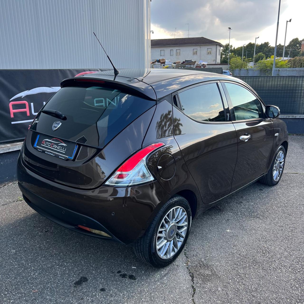 Lancia Ypsilon 1.2 69 CV 5 porte Platinum